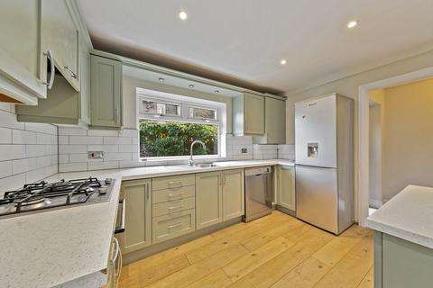 3 bedroom ground floor flat to rent, Mortlake Road, Kew, Richmond, Surrey TW9
