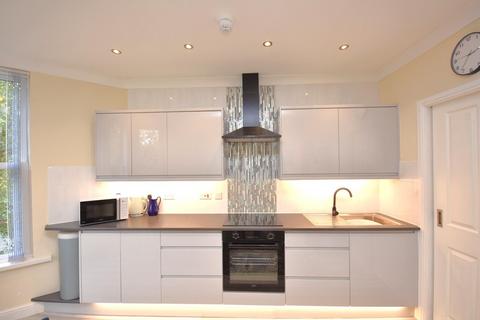 2 bedroom apartment to rent, Flat 4 19 Victoria Road Penarth CF64 3EG