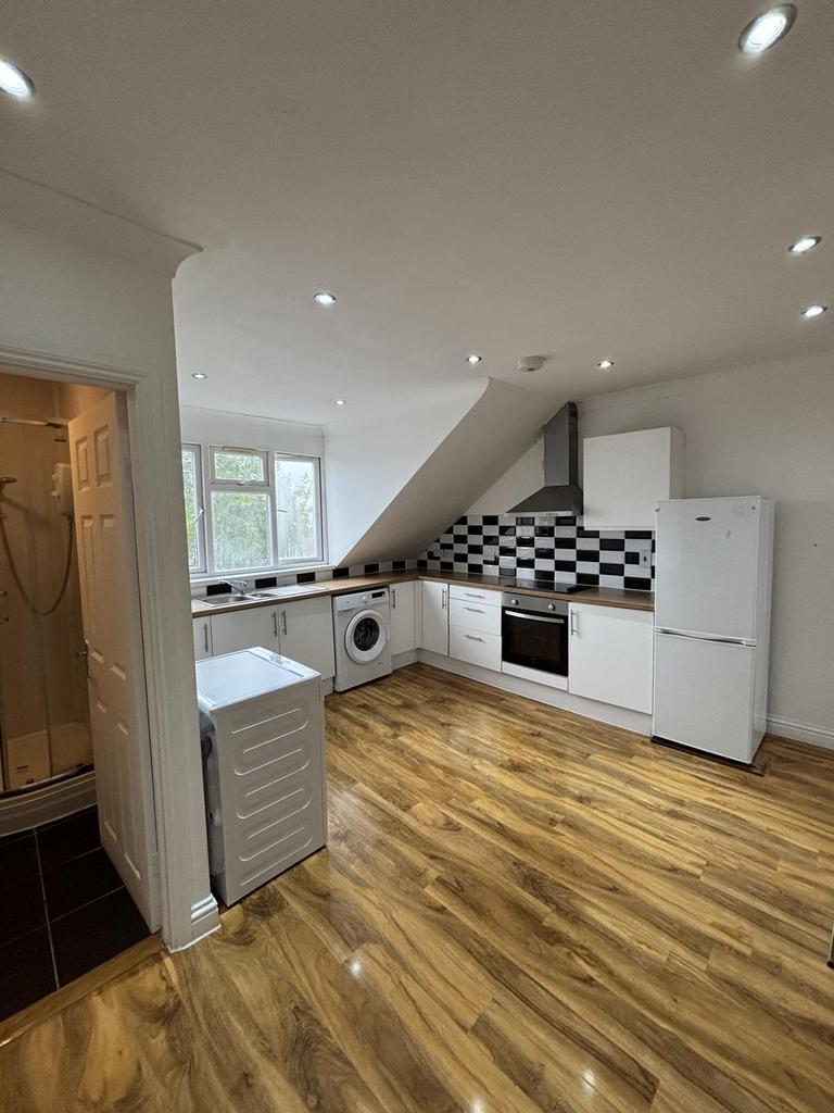 1 bed flat to rent Station Road, Chingford E4