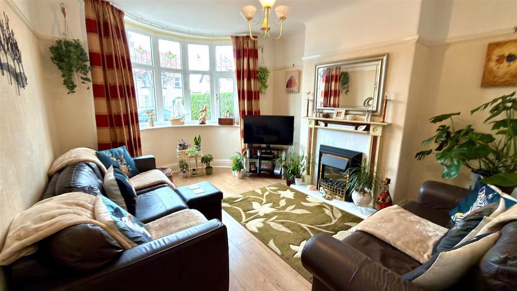 Bryniau rd 48 lounge.jpg