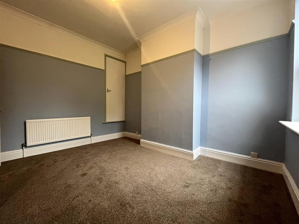 Bedroom 2 (3).JPG