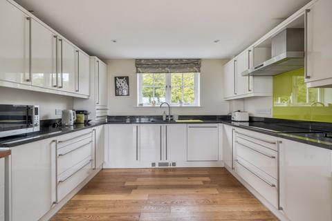 4 bedroom end of terrace house for sale, Church Hill, Hernhill, ME13