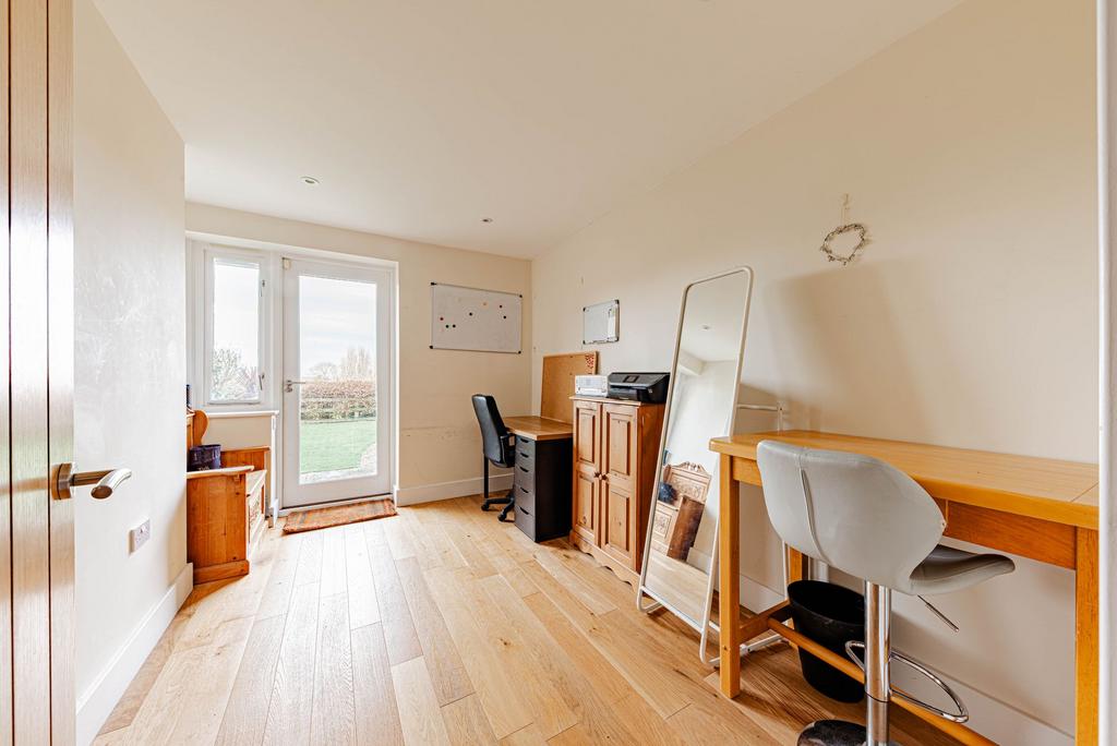 Bedroom/Office