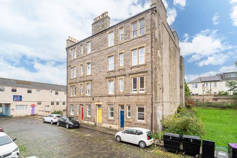 26 Heriothill Terrace, Canonmills, Edinburgh, EH7 4DY
