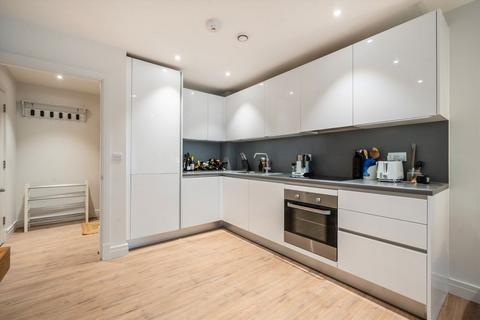 1 bedroom flat to rent, Havilland Mews, London W12
