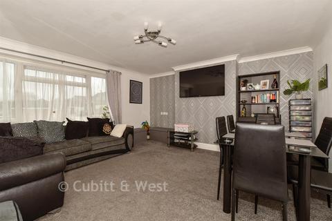 2 bedroom flat for sale, Kipling Avenue, Brighton BN2