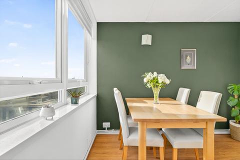 3 bedroom flat for sale, Pooles Park, London N4