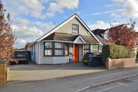 undefined, Queens Road, Thame