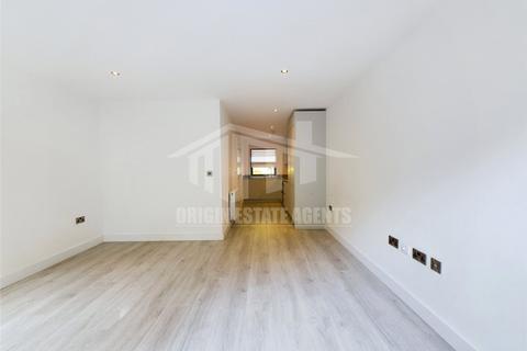 3 bedroom terraced house to rent, Broadoaks Mews, Solihull B91
