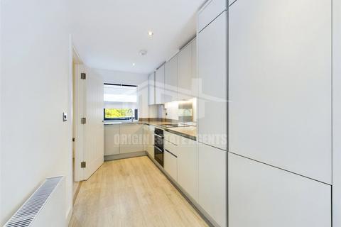 3 bedroom terraced house to rent, Broadoaks Mews, Solihull B91