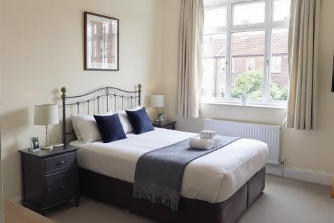 2 bedroom flat to rent, Star Street, London W2