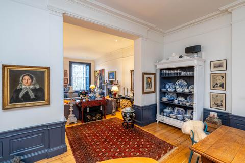 4 bedroom flat for sale, 28/3 Gayfield Square, New Town, Edinburgh, EH1 3PA