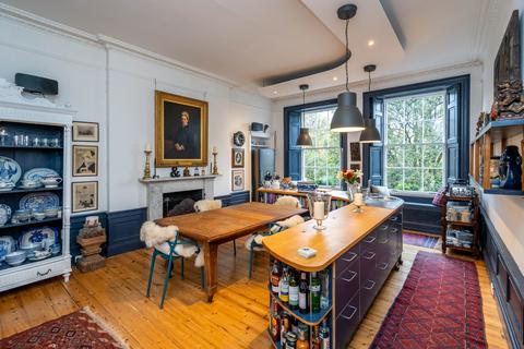 4 bedroom flat for sale, 28/3 Gayfield Square, New Town, Edinburgh, EH1 3PA