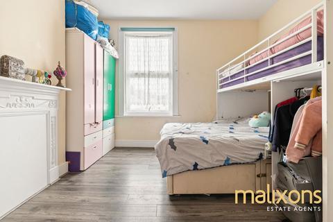4 bedroom terraced house for sale, Trafford Road, Thornton Heath CR7