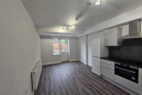 Carlton Avenue, Harrow HA3