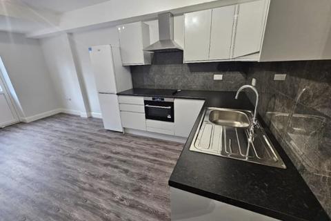 3 bedroom flat to rent, Carlton Avenue, Harrow HA3