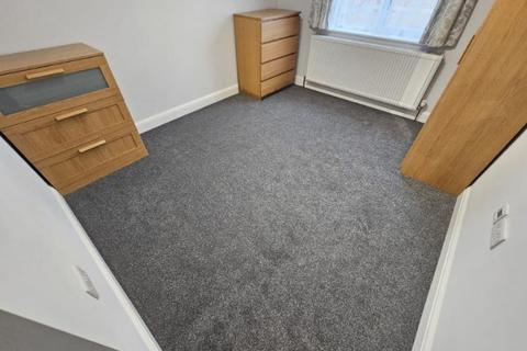 3 bedroom flat to rent, Carlton Avenue, Harrow HA3