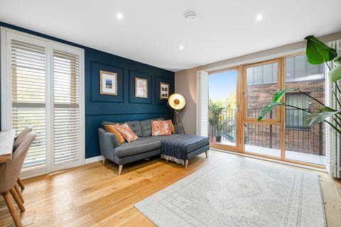 2 bedroom flat for sale, 18/12 Hughes Close, Edinburgh EH7 4GL