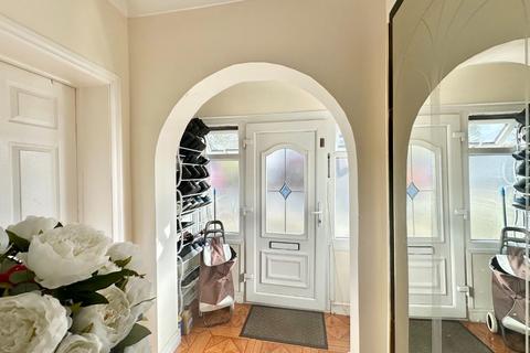 7 bedroom semi-detached house for sale, Nield Road, Hayes