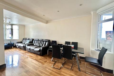 7 bedroom semi-detached house for sale, Nield Road, Hayes