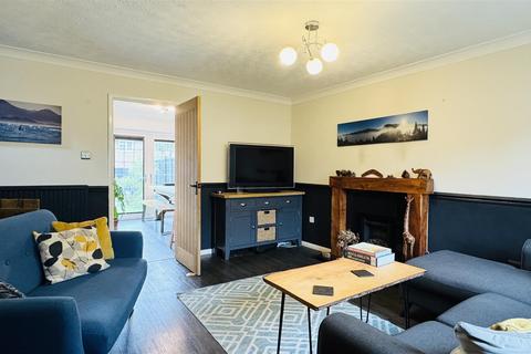 4 bedroom detached house to rent, Blackberry Avenue, Bristol