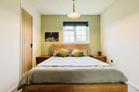4 bedroom detached house to rent, Blackberry Avenue, Bristol