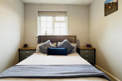 4 bedroom detached house to rent, Blackberry Avenue, Bristol