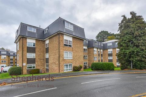 1 bedroom flat for sale, Lampits, Hoddesdon EN11