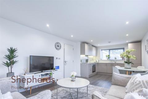 1 bedroom flat for sale, Lampits, Hoddesdon EN11