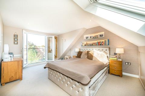 4 bedroom semi-detached house for sale, Worple Road, Old Isleworth TW7