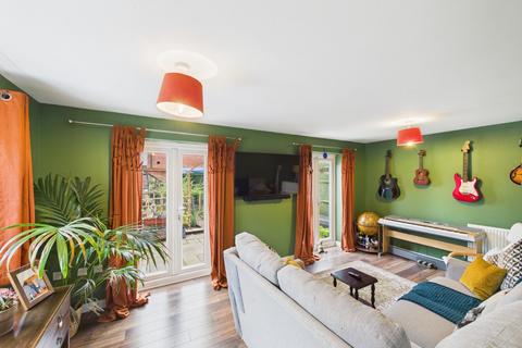 3 bedroom semi-detached house for sale, Sentinel Close, Worcester, Worcestershire, WR2