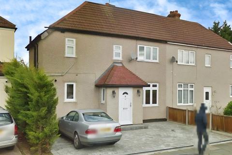 3 bedroom semi-detached house to rent, Heaton Avenue, Romford, Essex