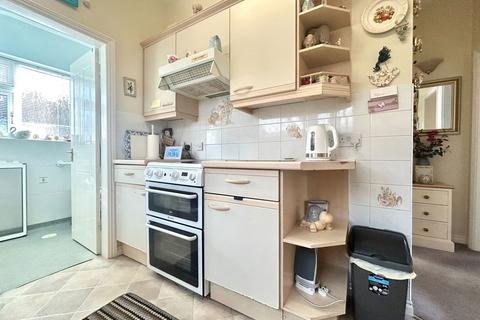 2 bedroom semi-detached house for sale, Pruden Avenue, Wolverhampton WV4