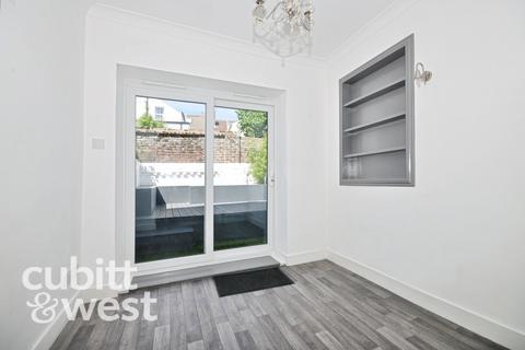 undefined, *DISCOUNT ON FIRST MONTHS RENT*Goodwood Road Southsea PO5