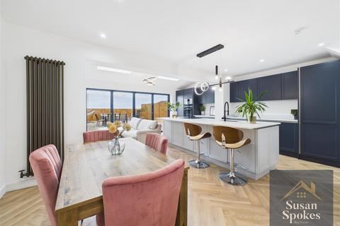 3 bedroom semi-detached house for sale, Bamburgh Avenue, South Shields