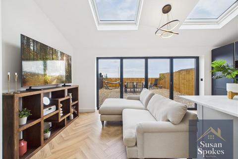 3 bedroom semi-detached house for sale, Bamburgh Avenue, South Shields