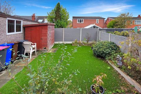 3 bedroom semi-detached house for sale, Harbourne Close, Manchester M28