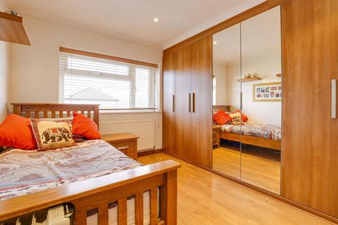 undefined, Fouracres, Enfield