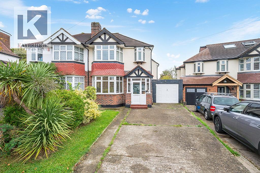 Ravensfield Gardens, KT19 0 SR
