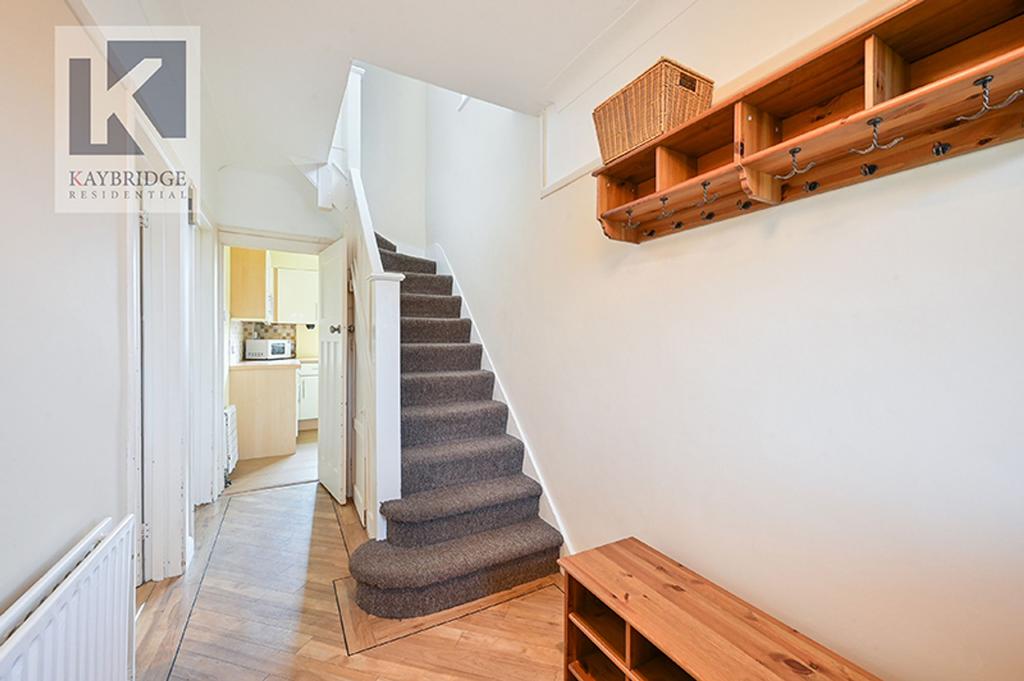 Ravensfield Gardens, KT19 0 SR