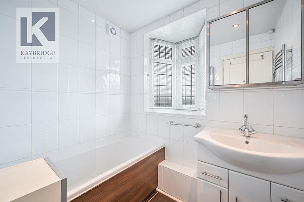 Ravensfield Gardens, KT19 0 SR