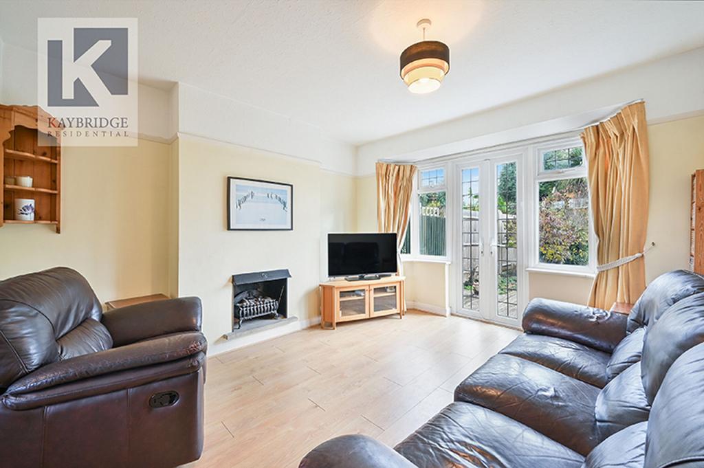 Ravensfield Gardens, KT19 0 SR