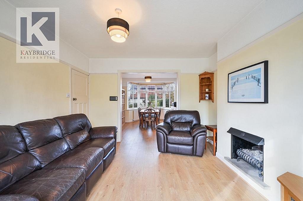 Ravensfield Gardens, KT19 0 SR