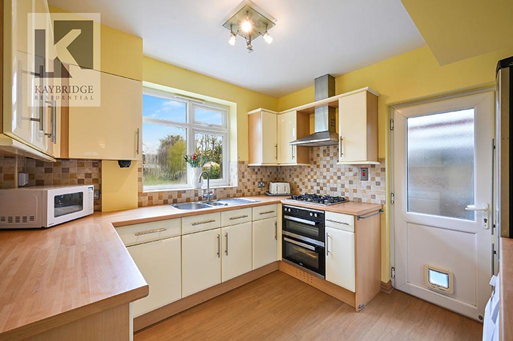 Ravensfield Gardens, KT19 0 SR