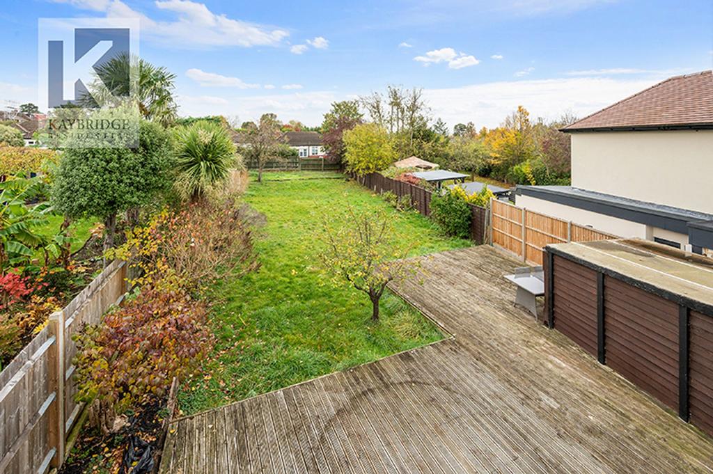Ravensfield Gardens, KT19 0 SR