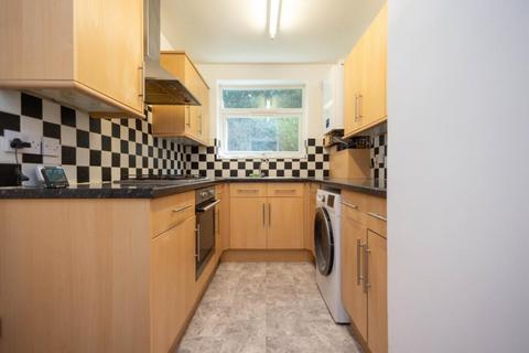2 bedroom ground floor flat to rent, Leighton Lodge, Branksome Wood Road, Bournemouth, BH2