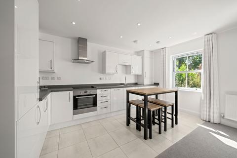 2 bedroom apartment to rent, Between Streets, Cobham, KT11