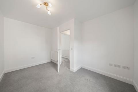 2 bedroom apartment to rent, Between Streets, Cobham, KT11