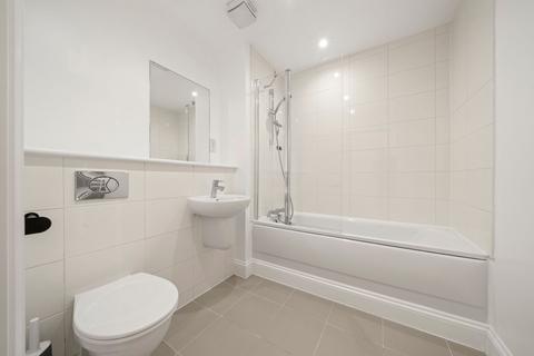 2 bedroom apartment to rent, Between Streets, Cobham, KT11