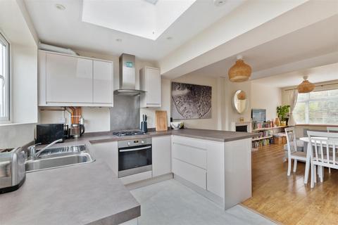 undefined, Garth Road, Morden SM4